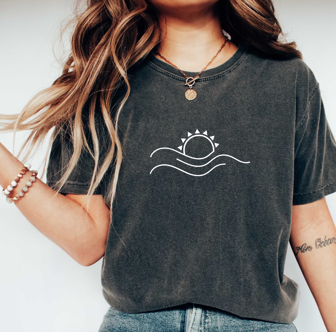 Sobredimensionado T-Shirt com Design de Pôr do Sol para Mulher | Perfeito para a primavera/verão